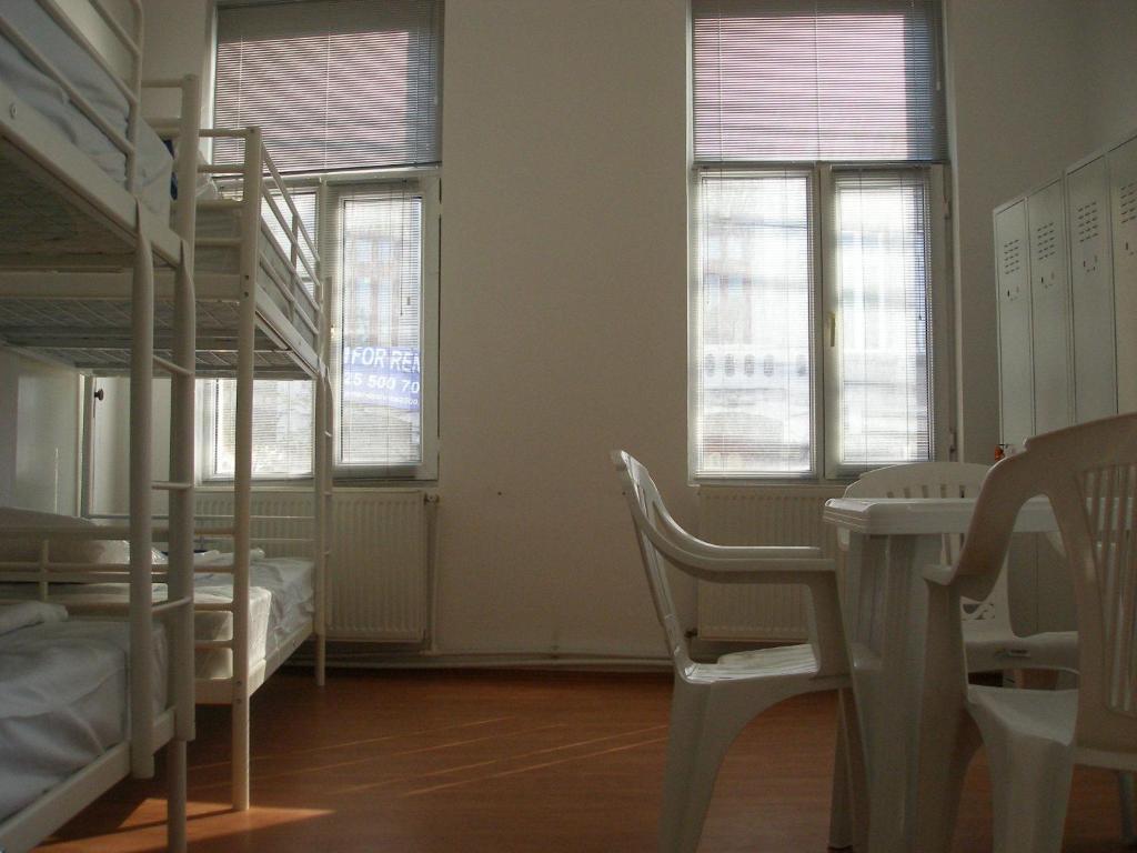 Kretan Hostel بوخارست الغرفة الصورة