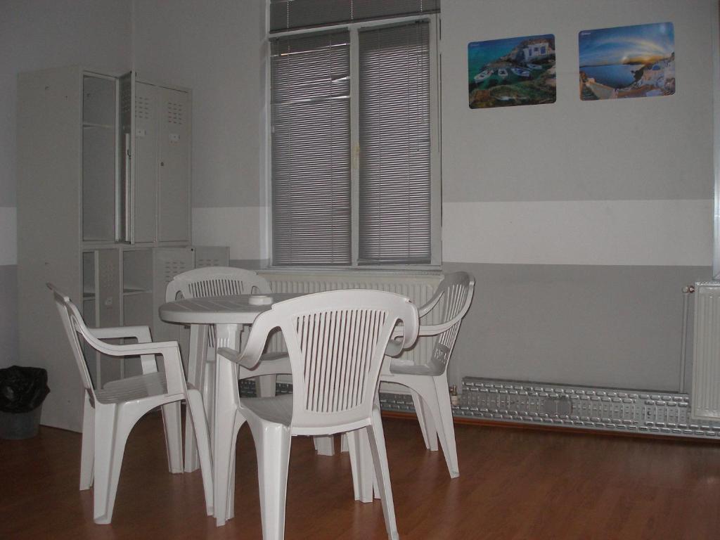 Kretan Hostel بوخارست المظهر الخارجي الصورة