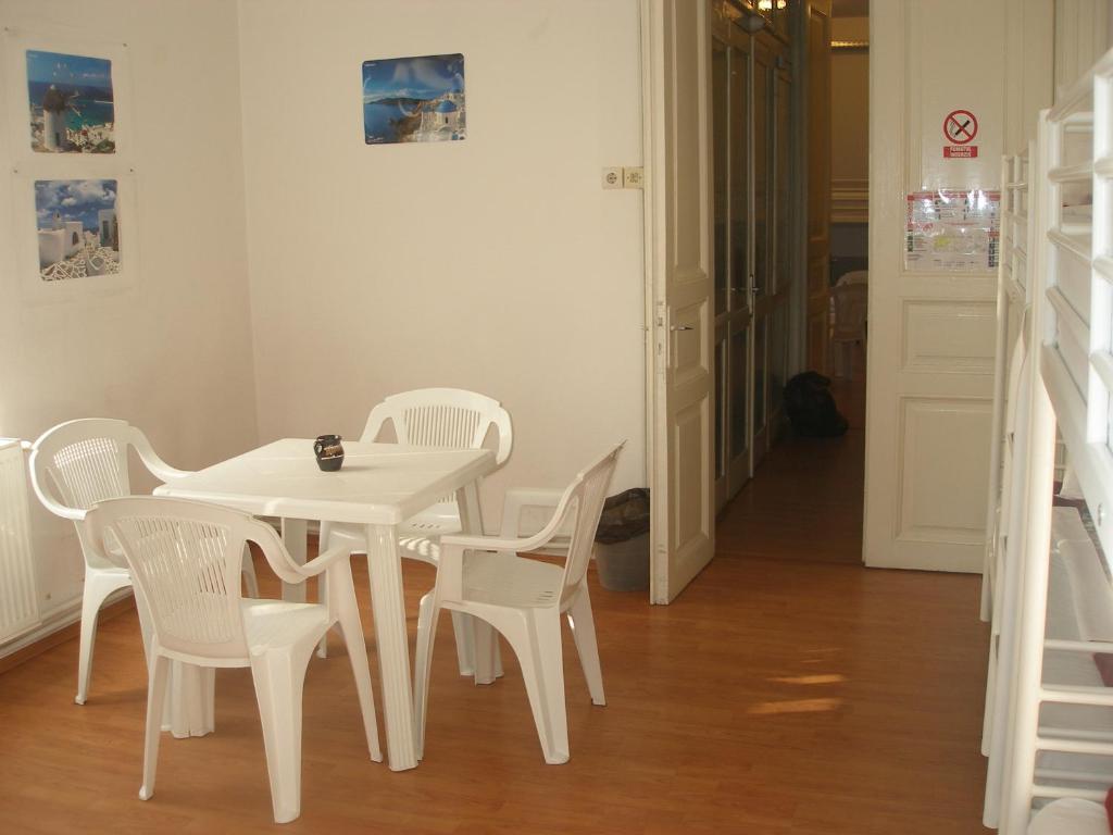 Kretan Hostel بوخارست المظهر الخارجي الصورة