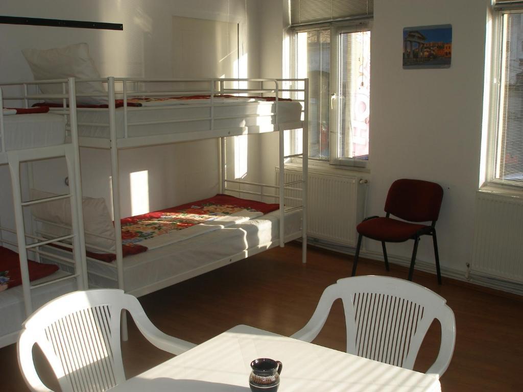 Kretan Hostel بوخارست الغرفة الصورة