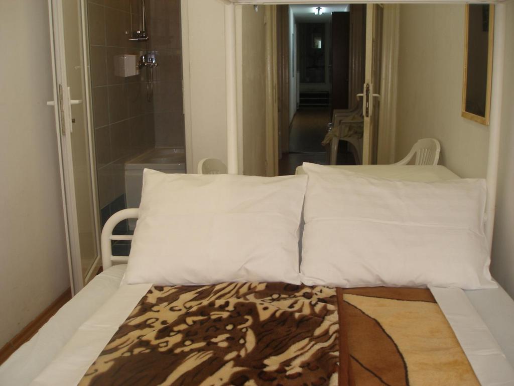 Kretan Hostel بوخارست الغرفة الصورة