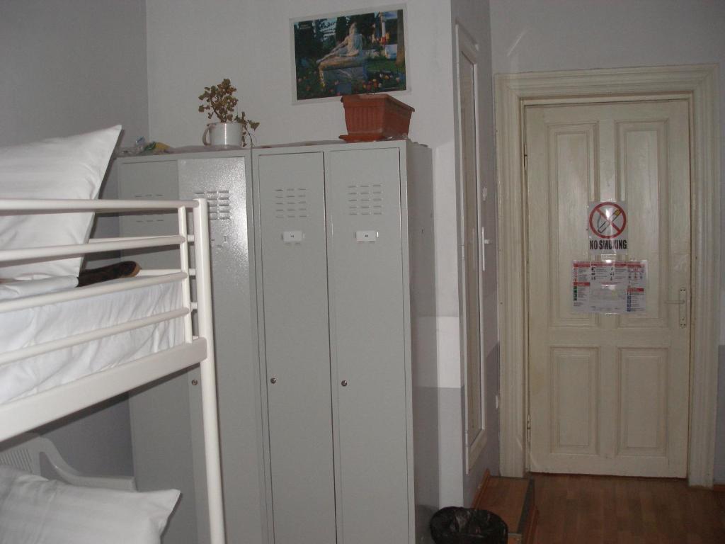 Kretan Hostel بوخارست الغرفة الصورة